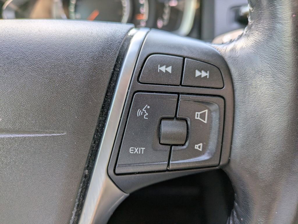 Used 2018 Volvo S60 T5 Inscription image 25