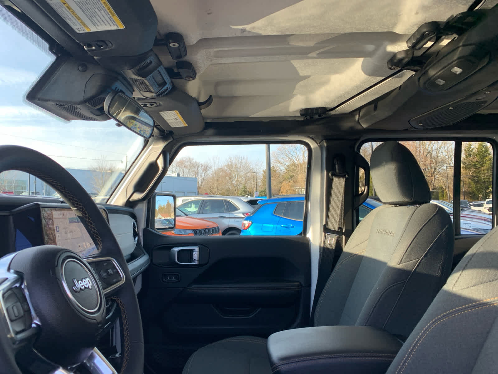 Used 2024 Jeep Wrangler Sahara image 12