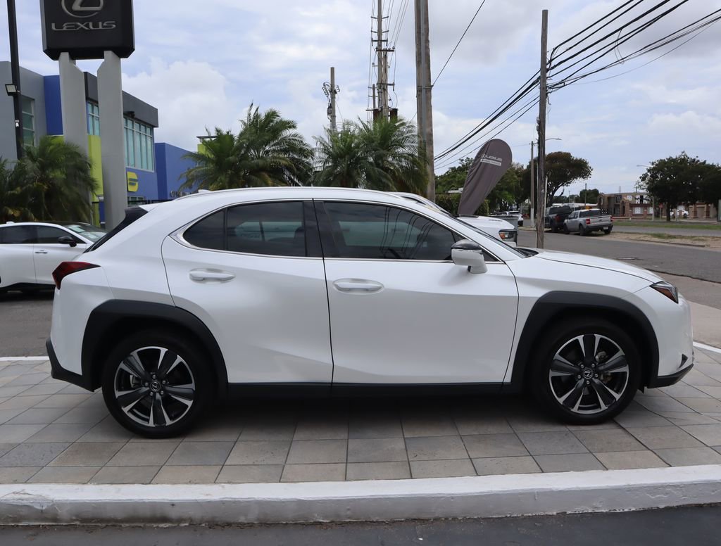 Used 2025 Lexus UX 300h FWD image 4