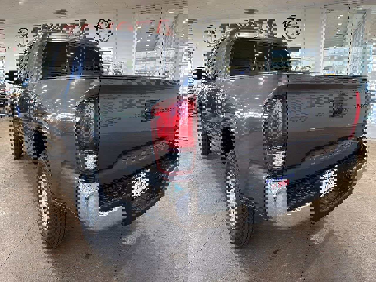 Certified 2021 Toyota Tacoma SR5 image 8