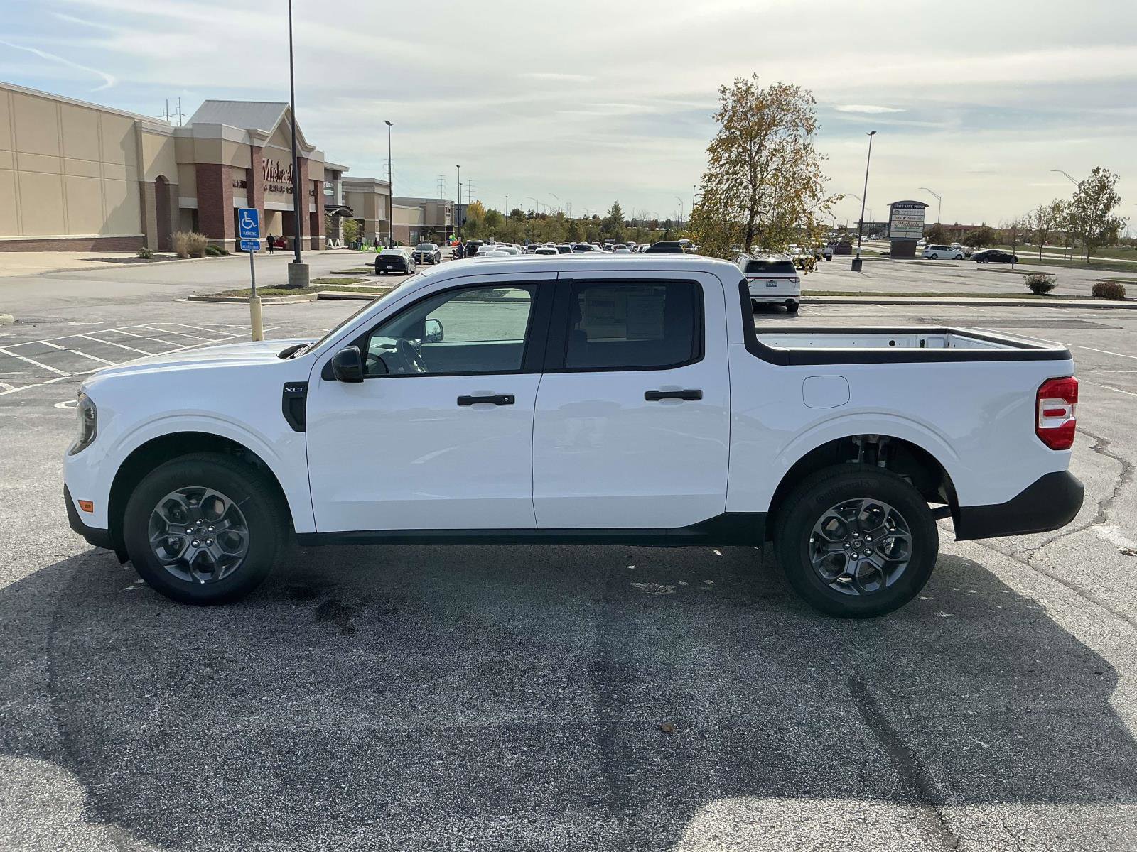 New 2025 Ford Maverick XLT w/ XLT Luxury Package image 2