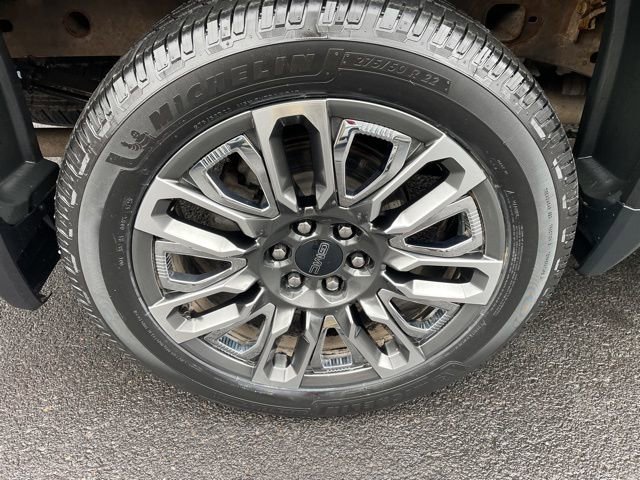 Used 2024 GMC Sierra 1500 Denali Ultimate image 8