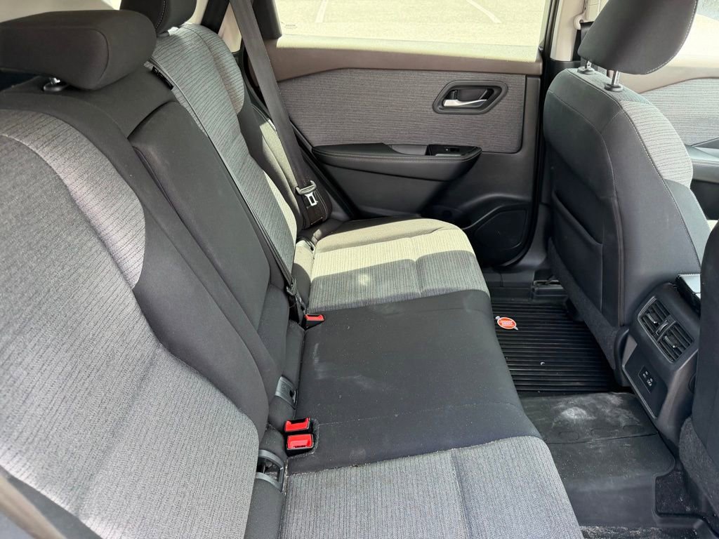 Used 2021 Nissan Rogue SV image 18