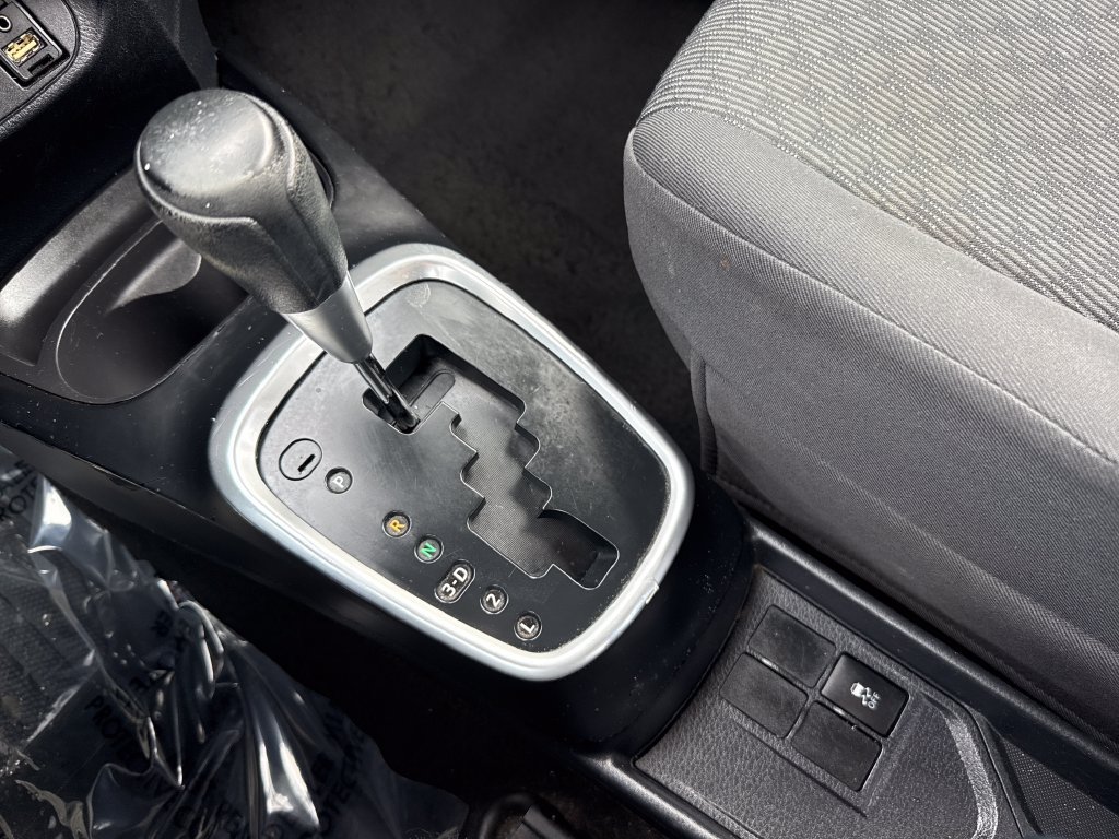 Used 2016 Toyota Yaris L FWD image 21