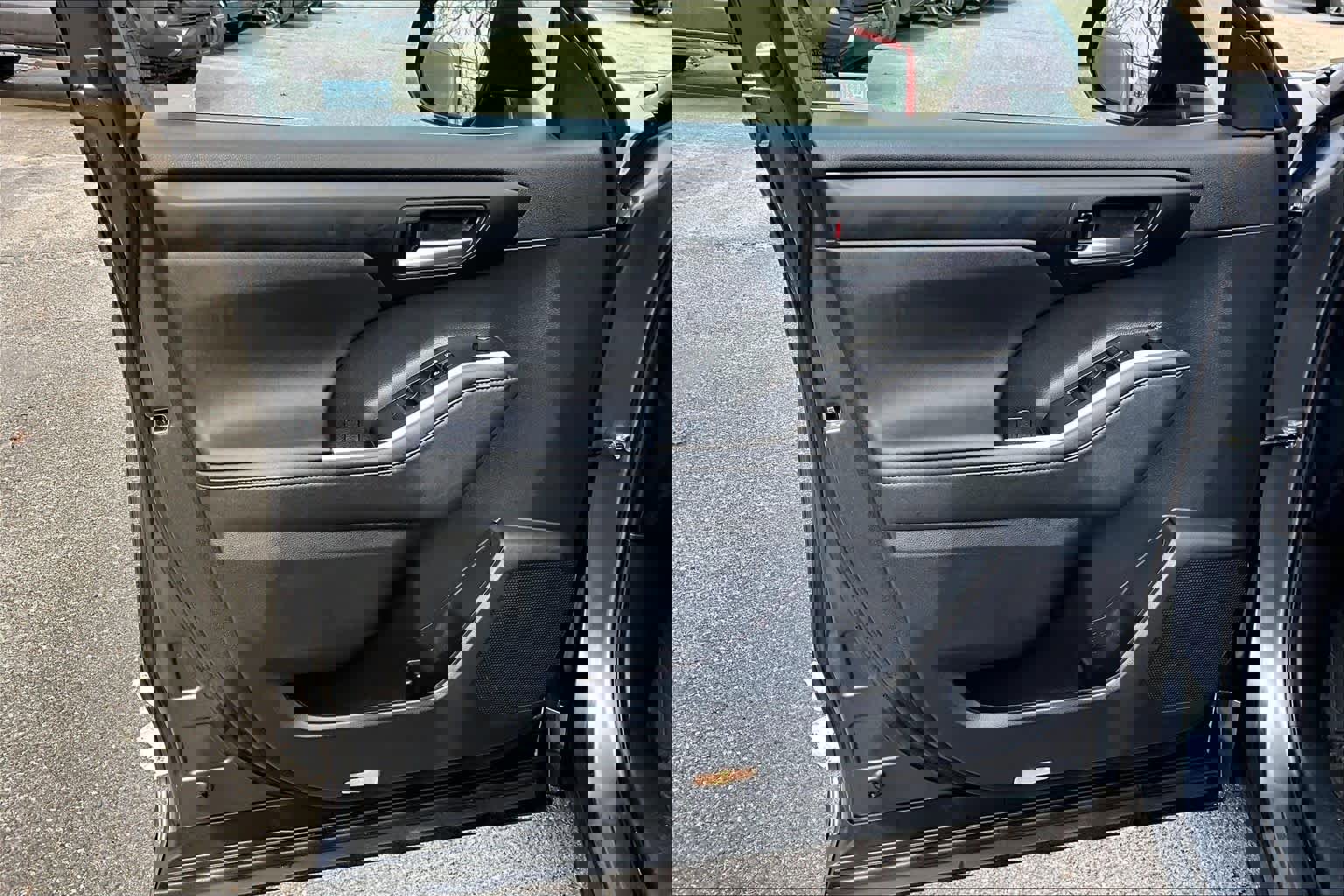 Used 2023 Toyota Highlander XLE image 21