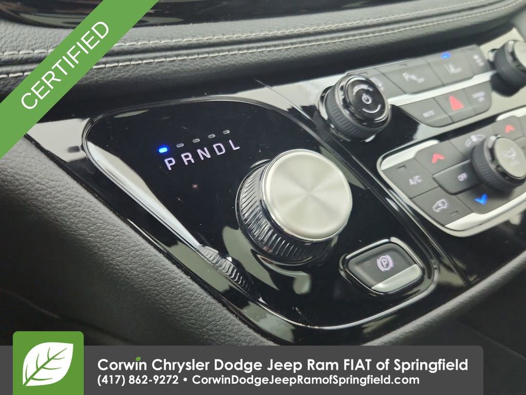 Certified 2025 Chrysler Pacifica Limited image 27