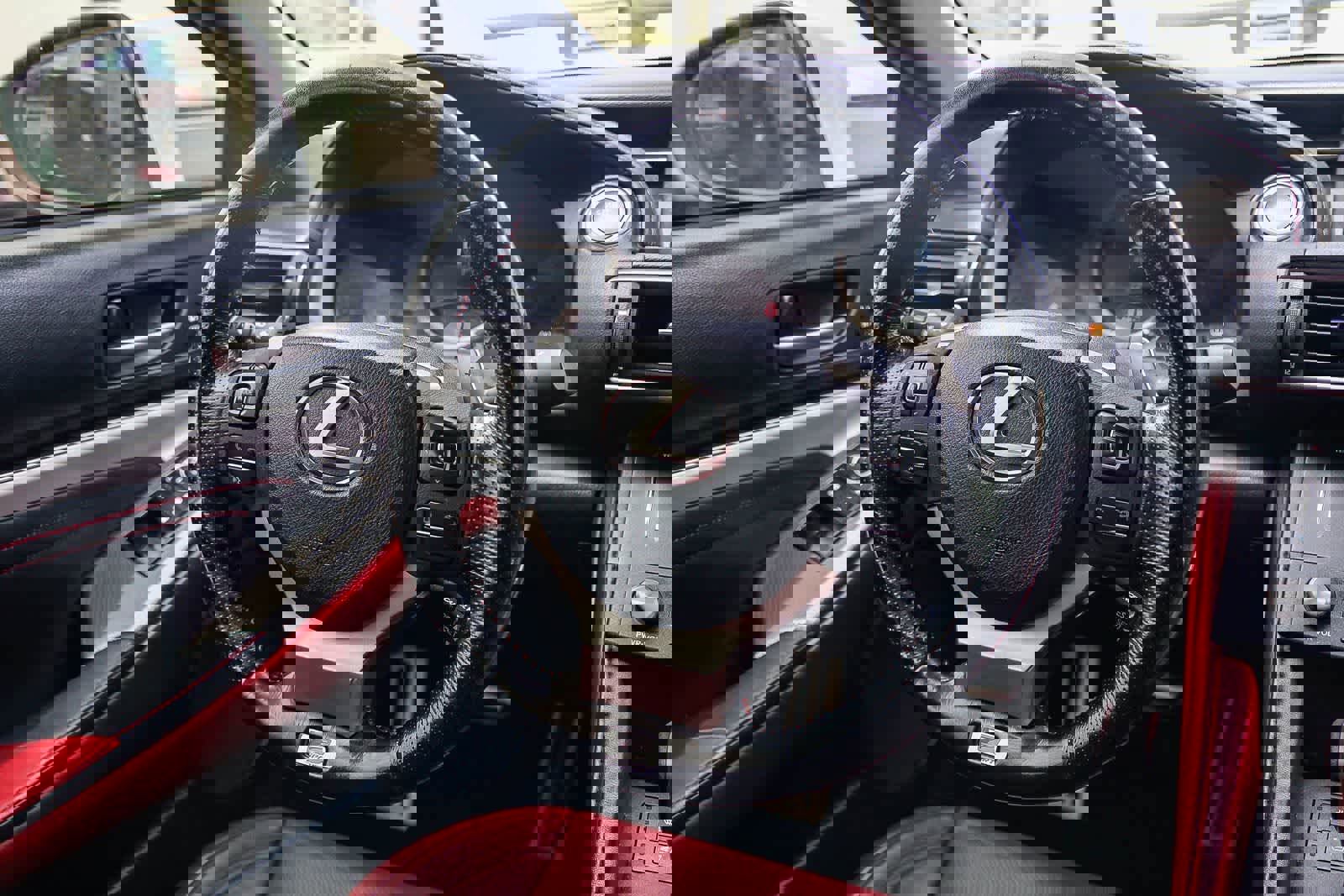 Used 2016 Lexus RC 200t image 15