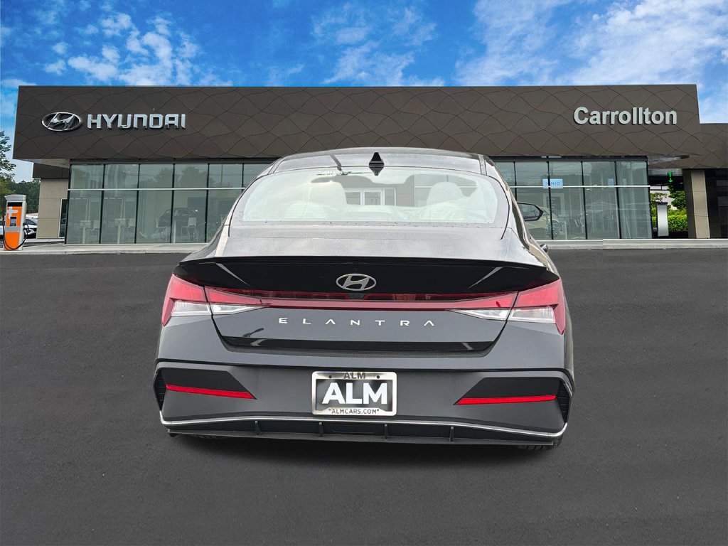 New 2026 Hyundai Elantra SEL Sport FWD image 7