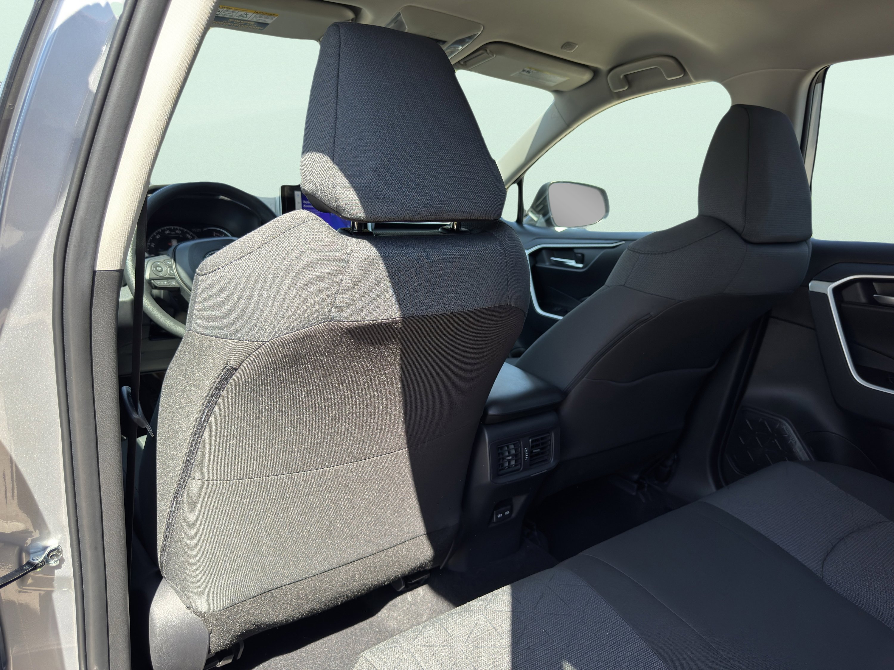 Used 2025 Toyota RAV4 XLE image 21