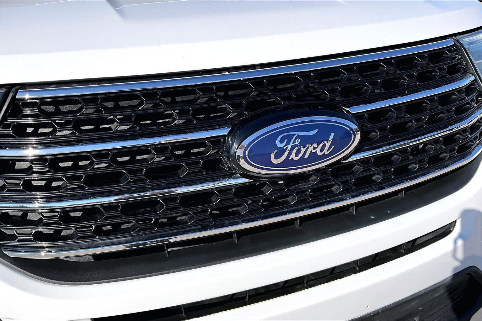 Certified 2020 Ford Explorer XLT RWD image 32