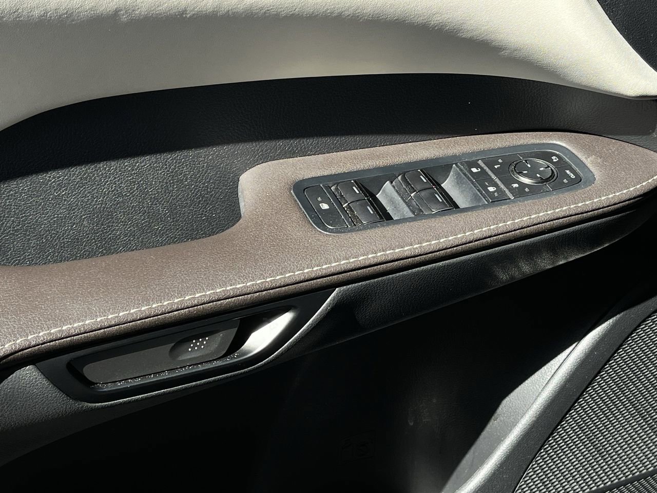 Used 2023 Lexus RX 350 w/ Accessory Package (2T) image 21