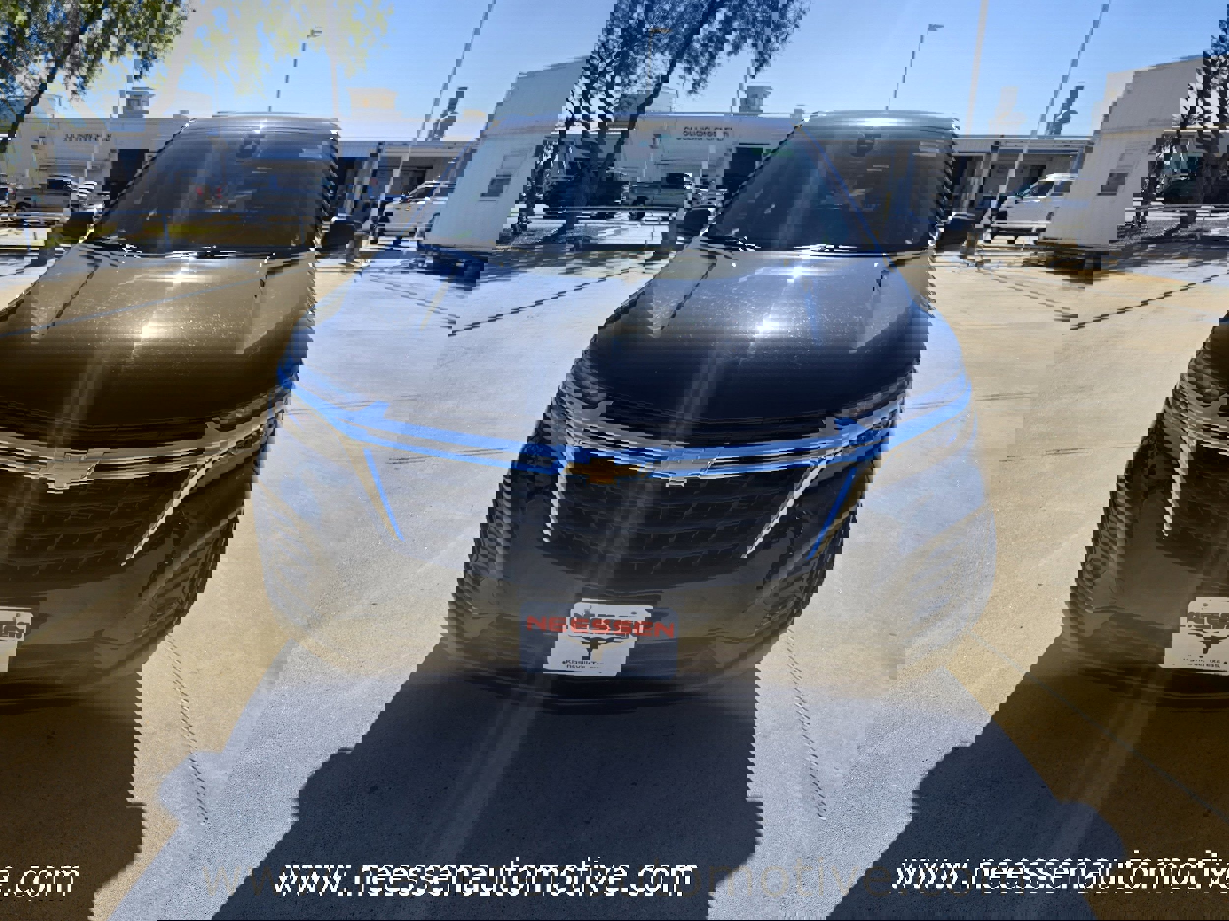 Used 2024 Chevrolet Equinox LS w/ LS Convenience Package image 2