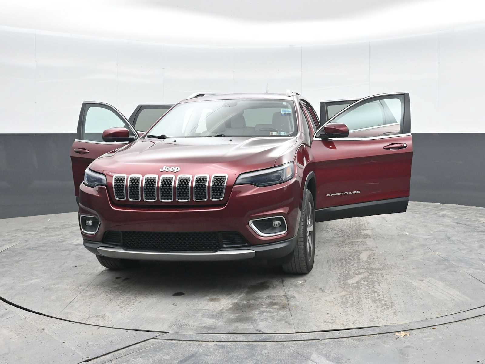 Used 2019 Jeep Cherokee Limited AWD/4WD image 38