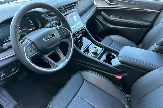 New 2025 Jeep Grand Cherokee Limited 4xe image 7