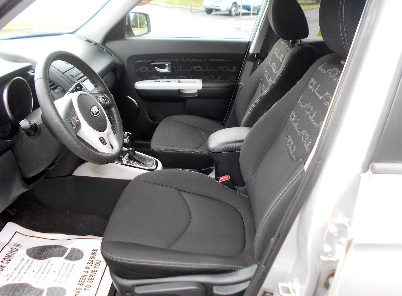 Used 2012 Kia Soul + image 10
