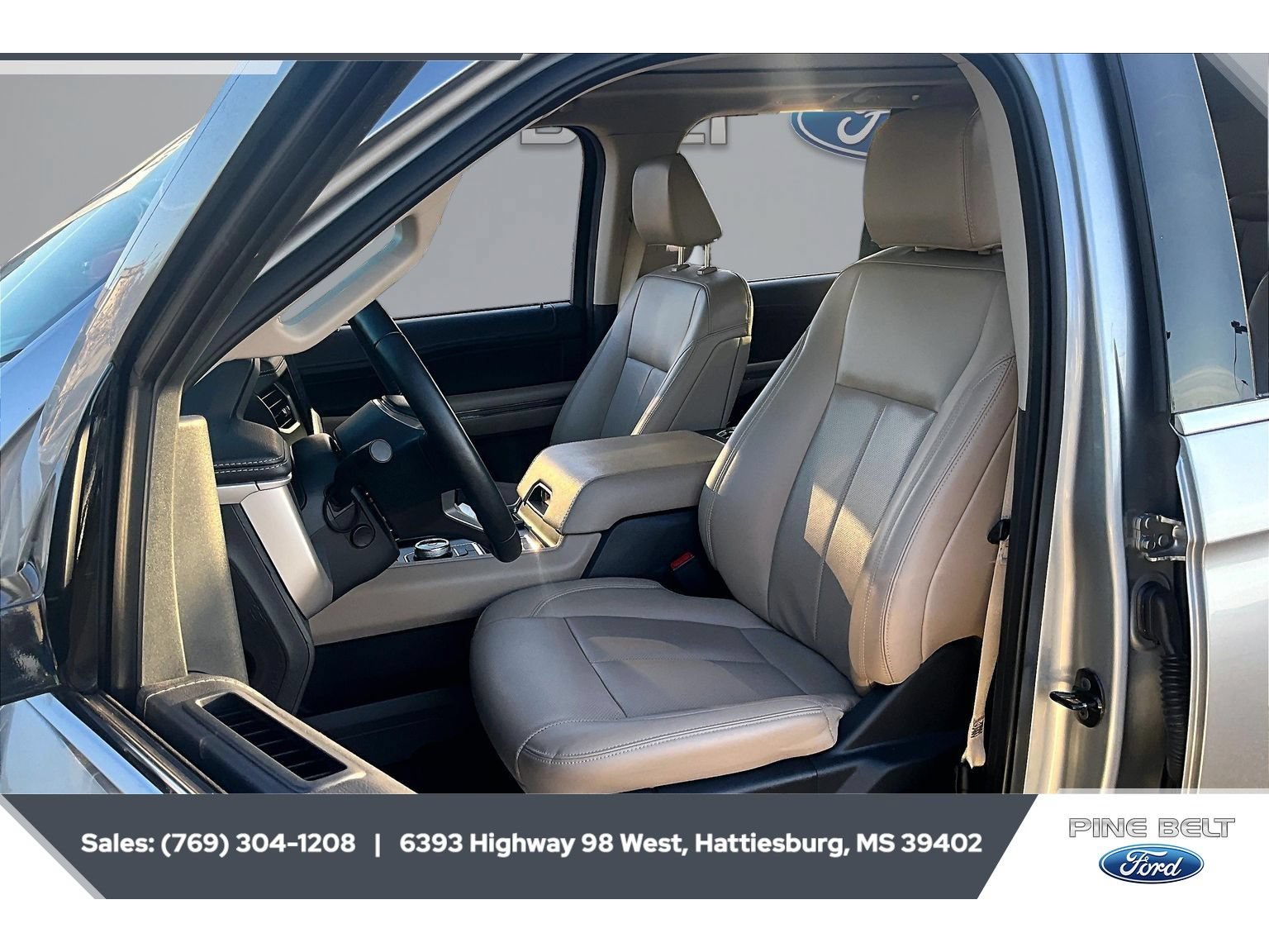 Used 2024 Ford Expedition XLT RWD image 18