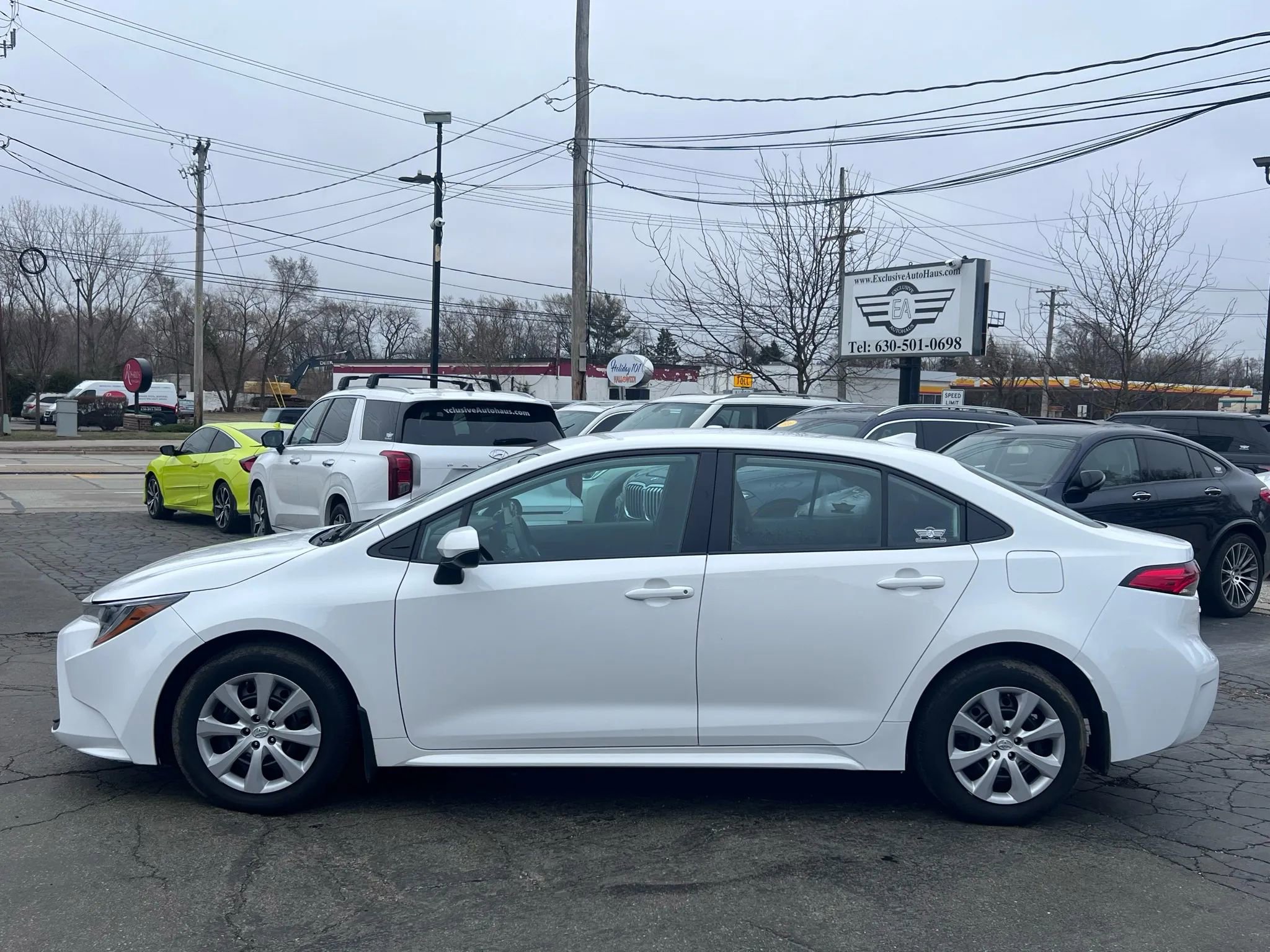 Used 2024 Toyota Corolla LE image 2