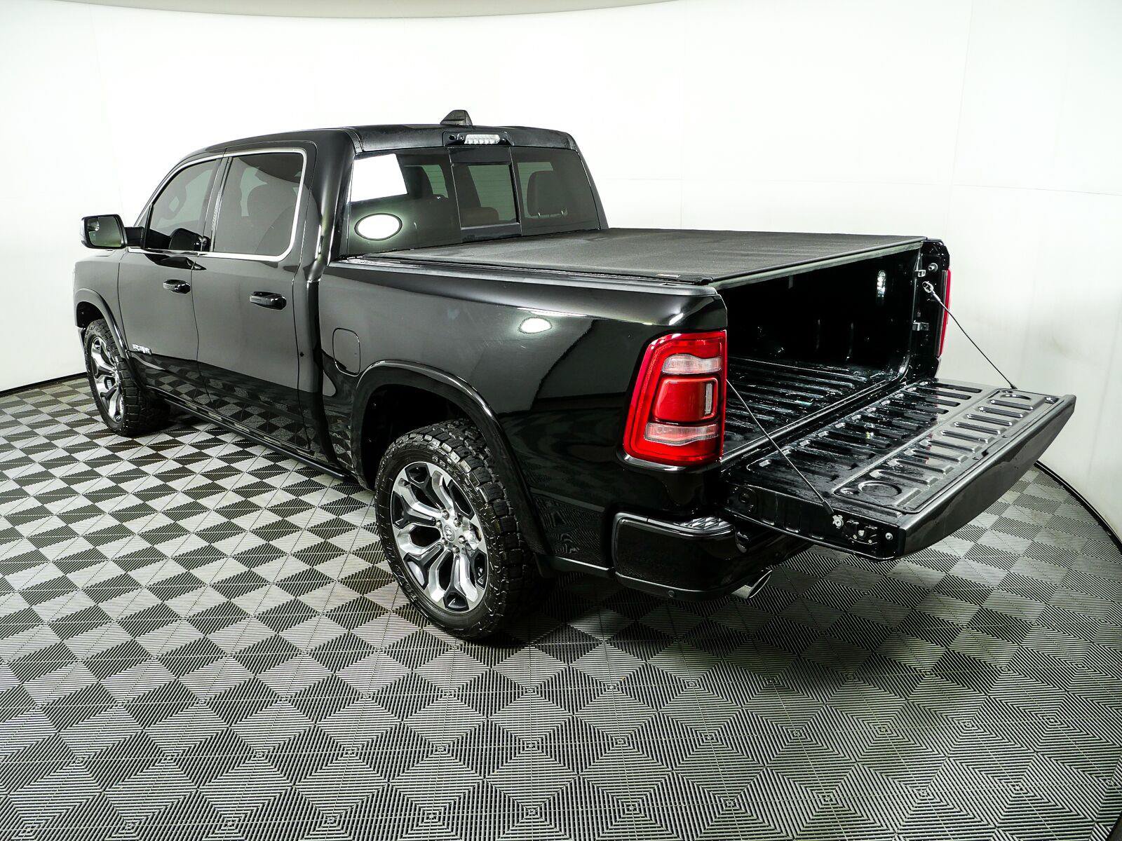 Used 2023 RAM 1500 Limited AWD/4WD image 33