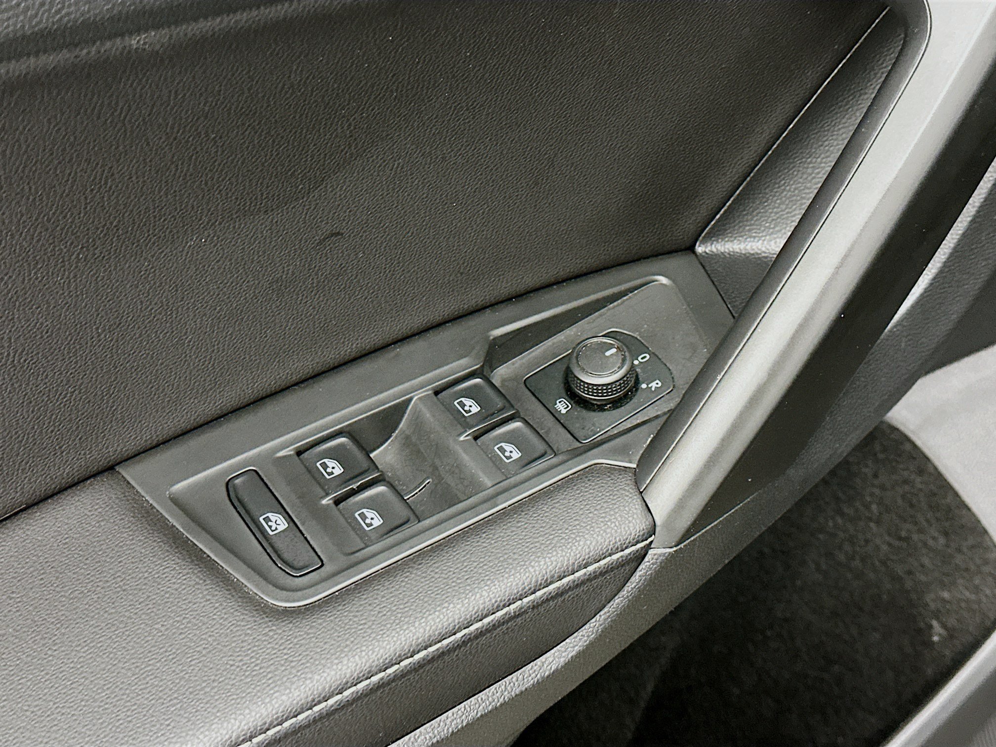 Used 2024 Volkswagen Tiguan S AWD/4WD image 15