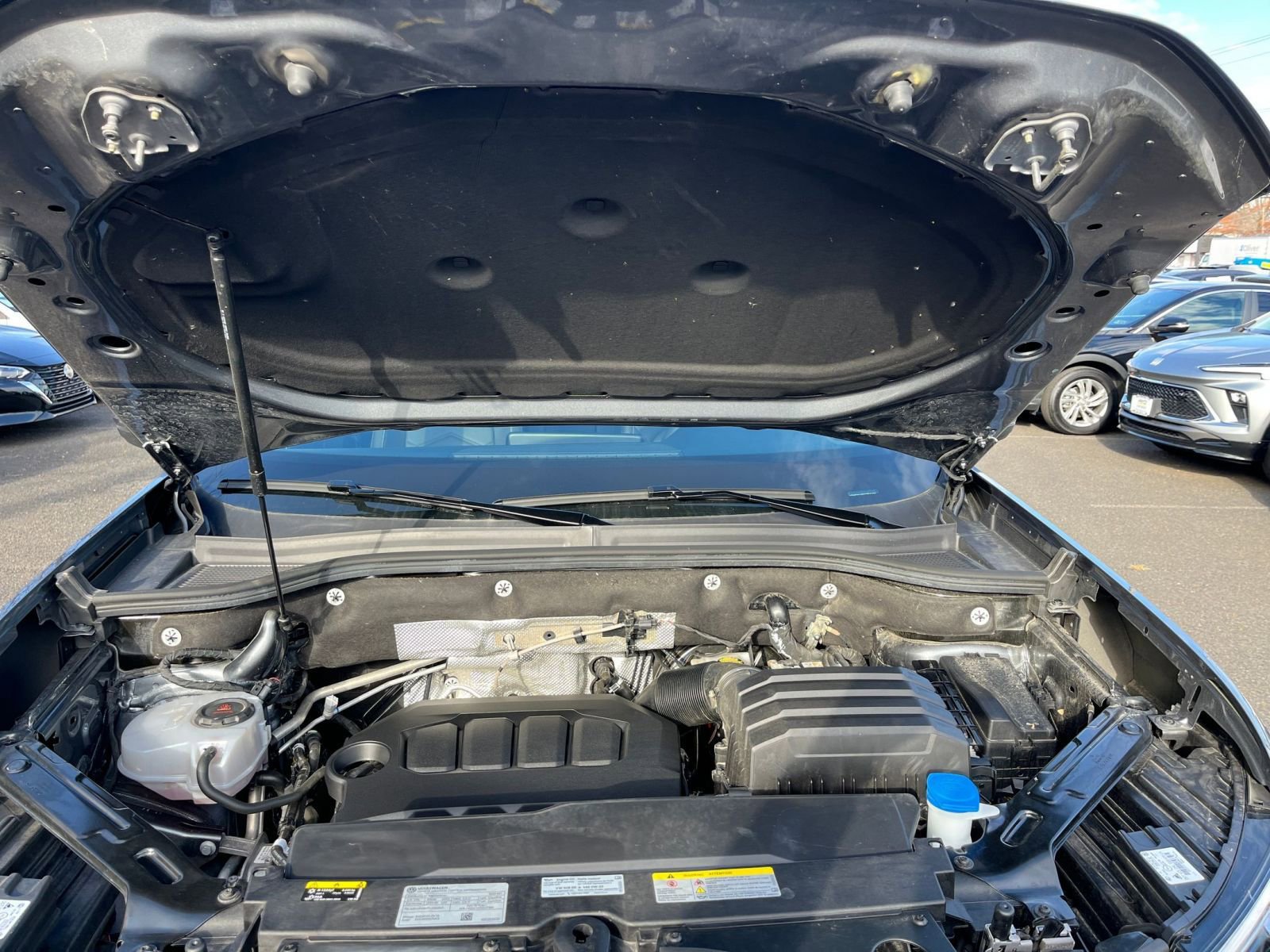 Used 2025 Volkswagen Atlas Cross Sport SE image 32