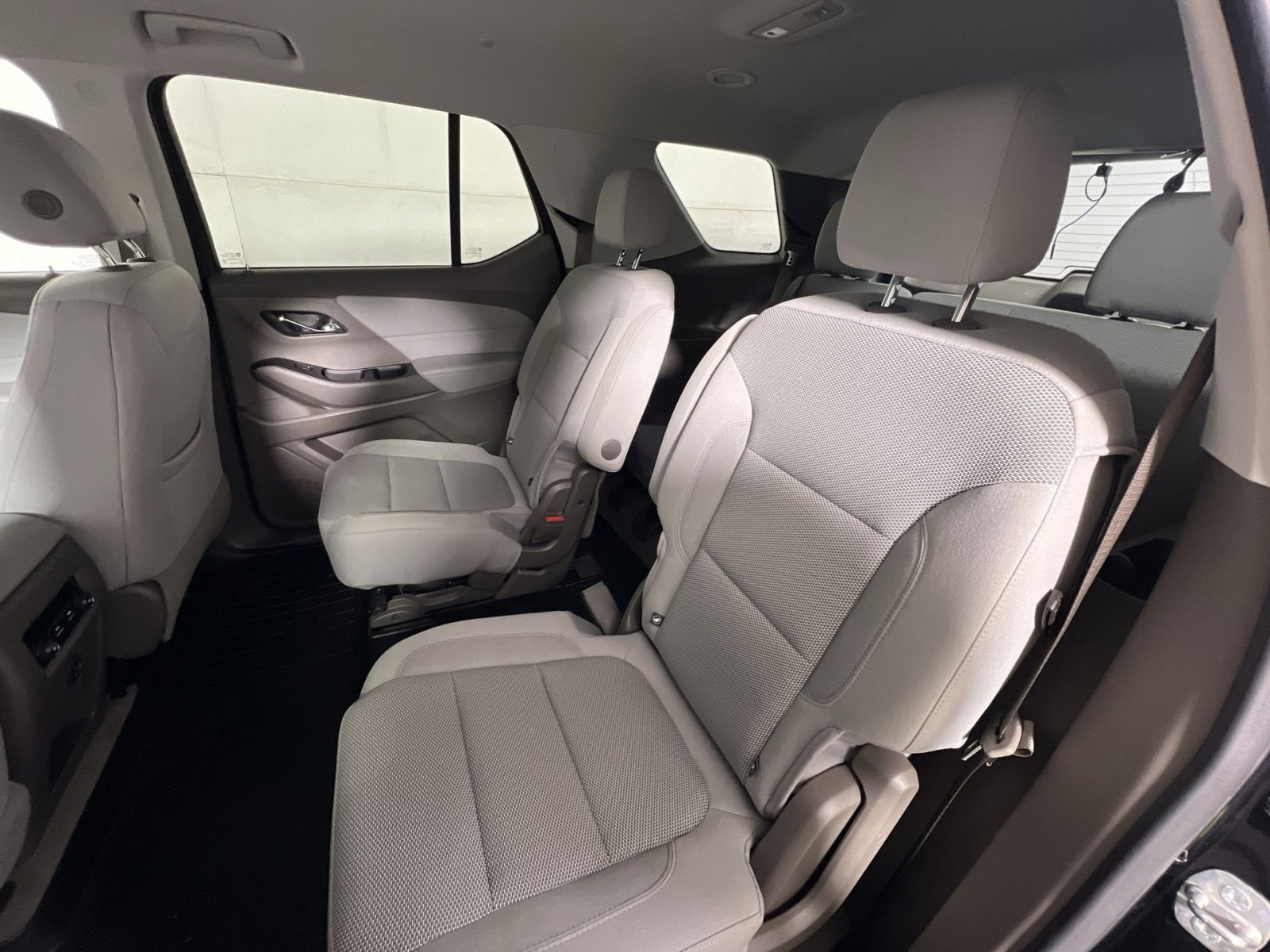 Used 2020 Chevrolet Traverse LT FWD image 21