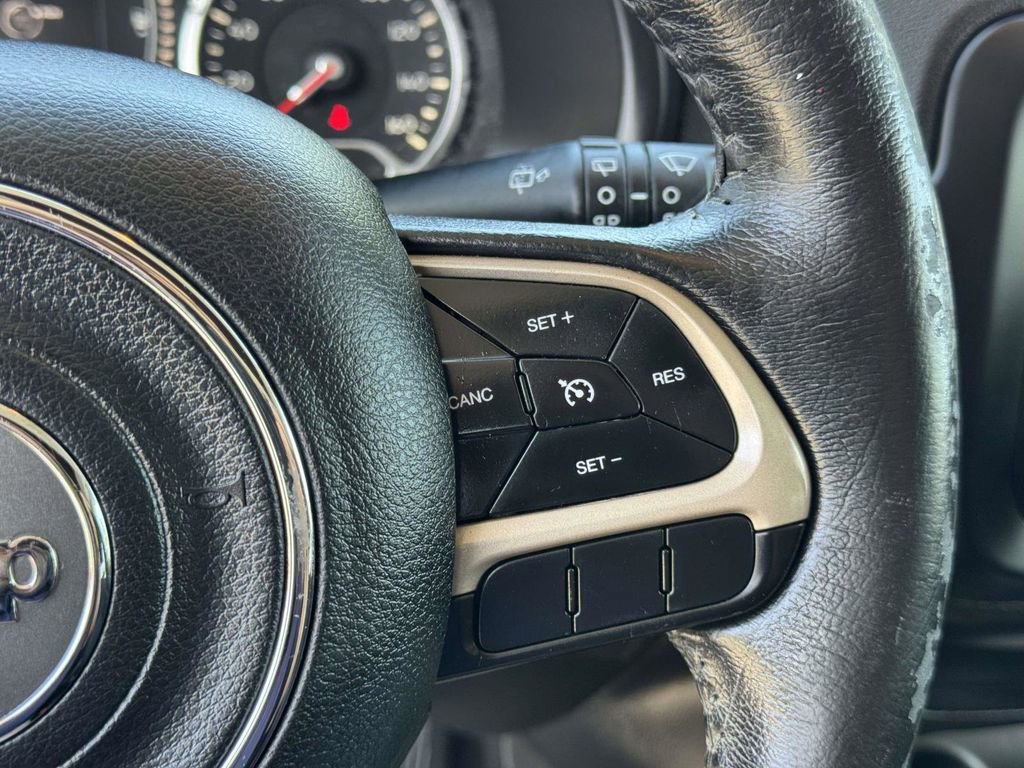 Used 2016 Jeep Renegade 75th Anniversary image 12