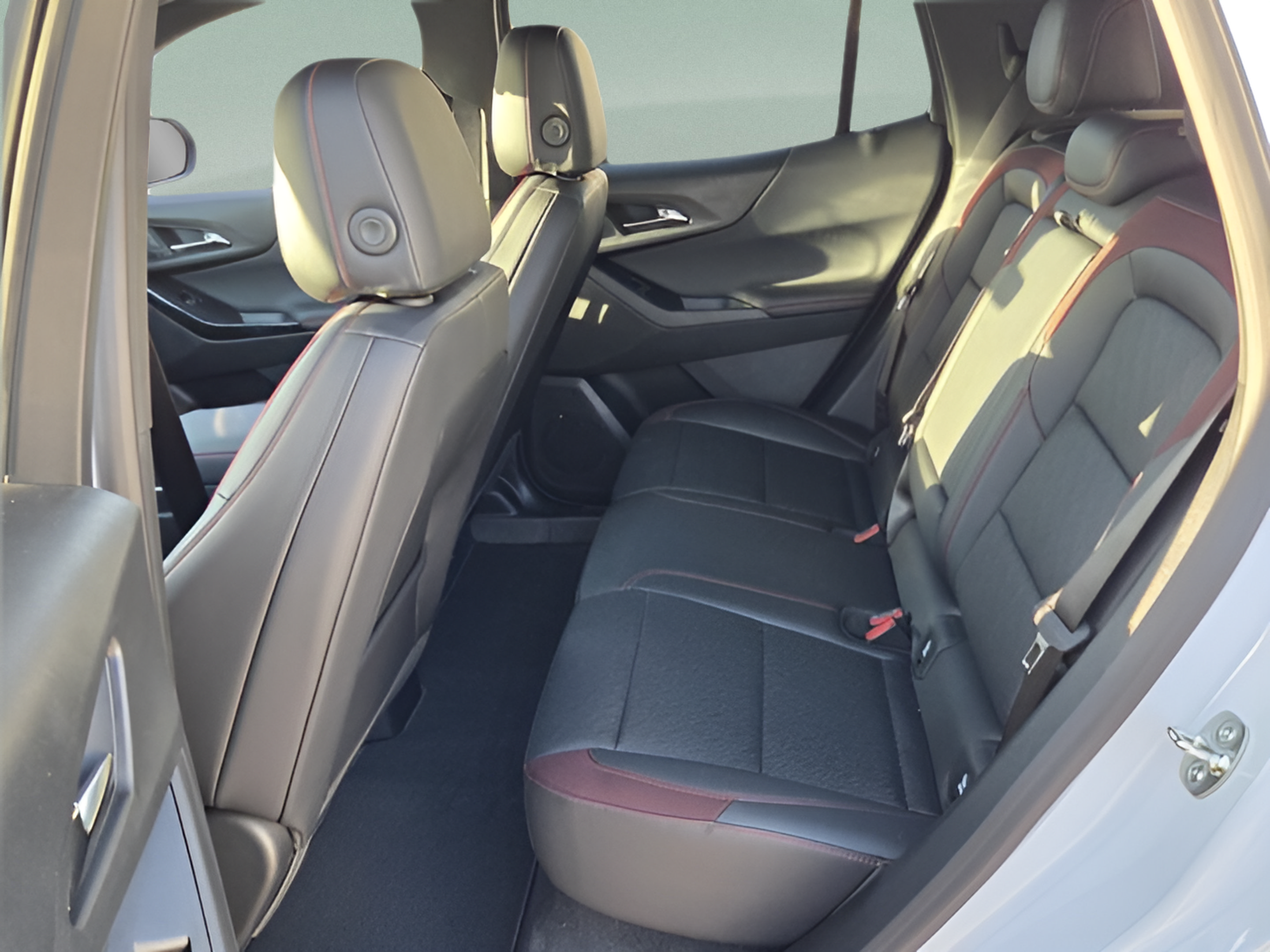 New 2027 Chevrolet Equinox RS w/ Safety and Technology Package FWD image 10