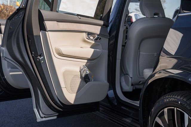 New 2026 Volvo XC90 B6 Ultra w/ Protection Package Premier image 37
