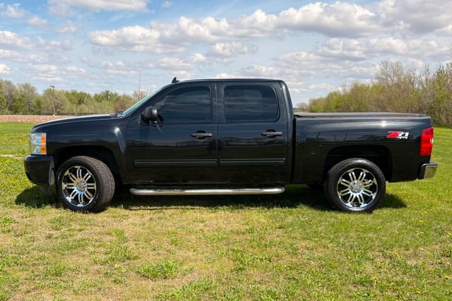 Used 2010 Chevrolet Silverado 1500 LT w/ Power Pack Plus AWD/4WD image 3