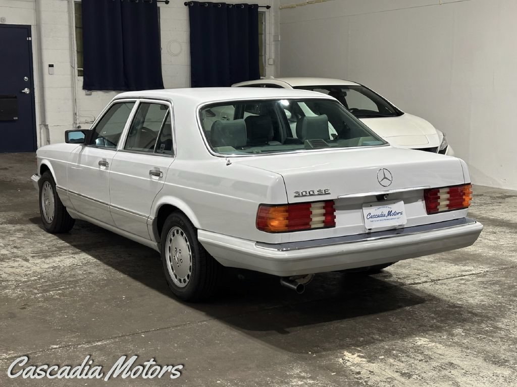 Used 1991 Mercedes-Benz 300 SE image 4
