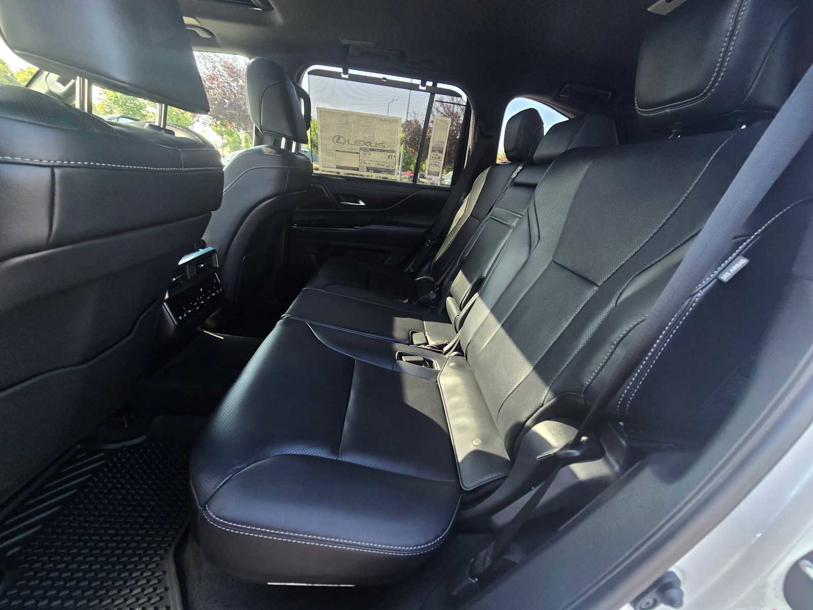 New 2026 Lexus LX 600 4WD w/ Luxury Package image 17