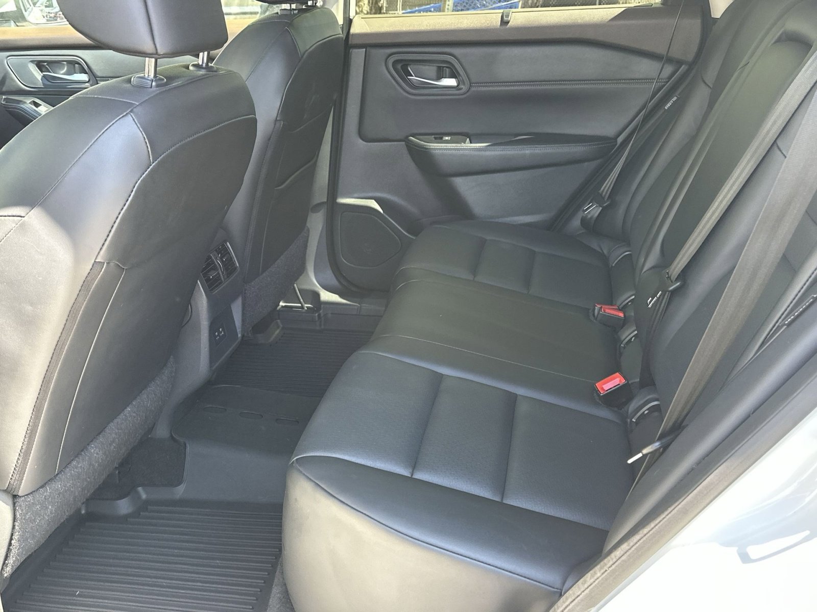 Used 2023 Nissan Rogue SV w/ SV Premium Package FWD image 63