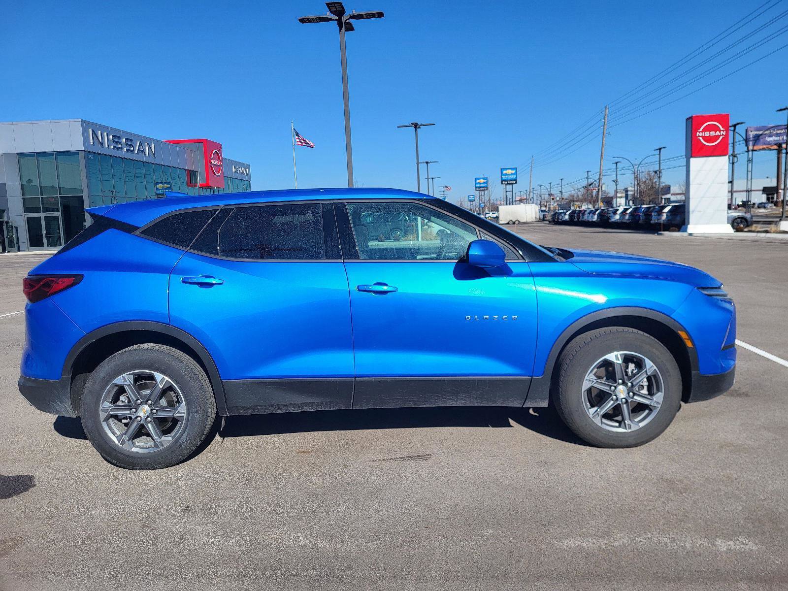 Used 2025 Chevrolet Blazer LT image 2