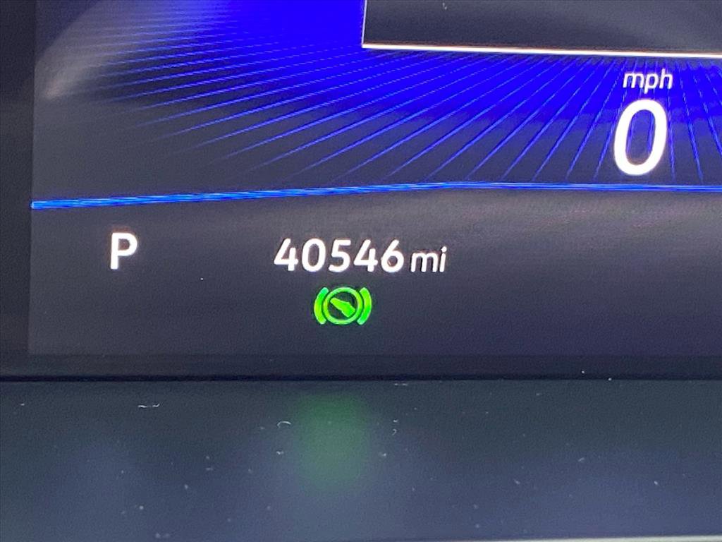 Certified 2023 Volkswagen Taos SE w/ Panoramic Sunroof Package image 15