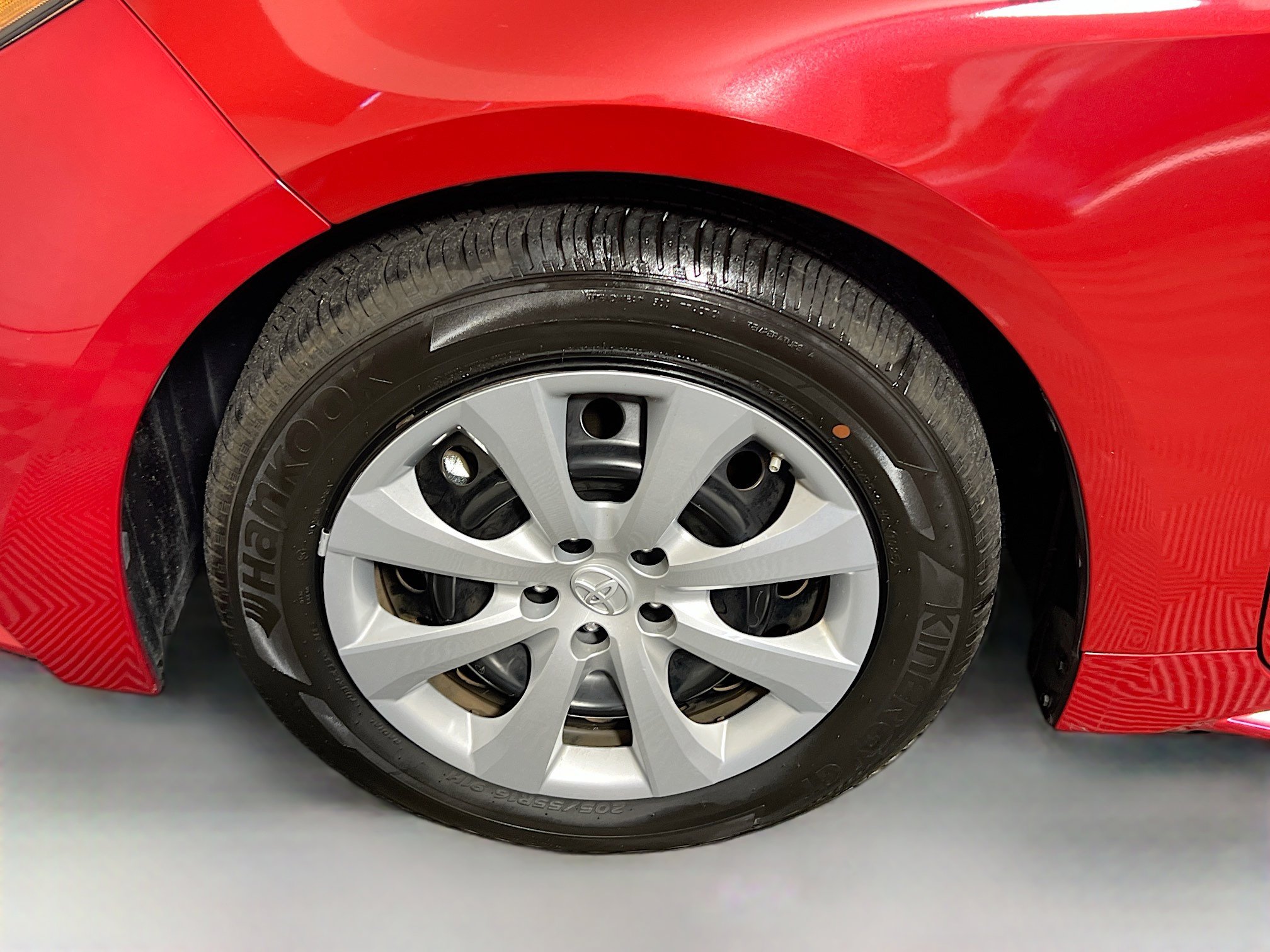 Used 2021 Toyota Corolla LE image 13