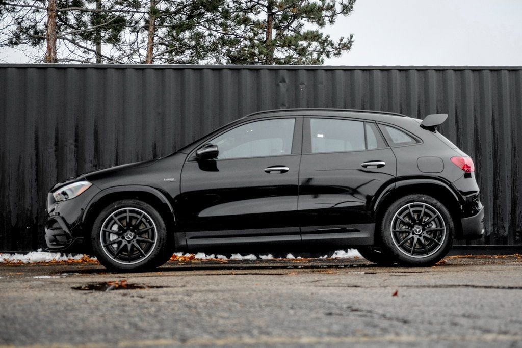 New 2026 Mercedes-Benz GLA 35 AMG 4MATIC image 3