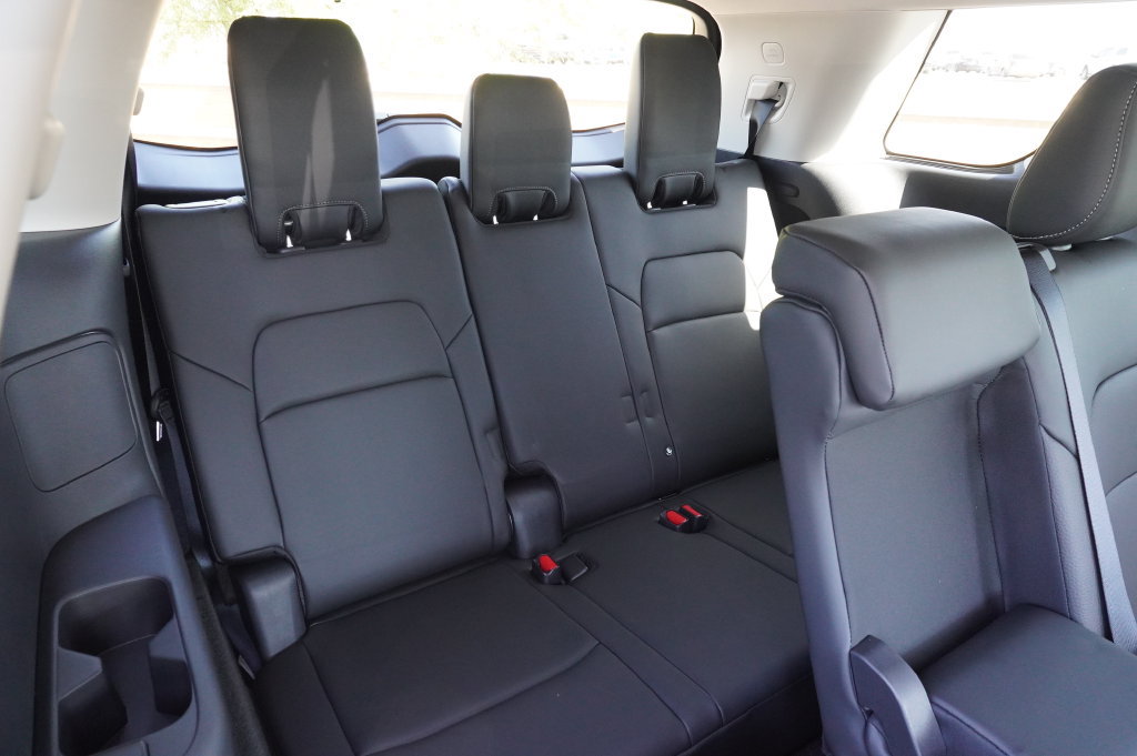 New 2026 Nissan Pathfinder SL FWD image 10
