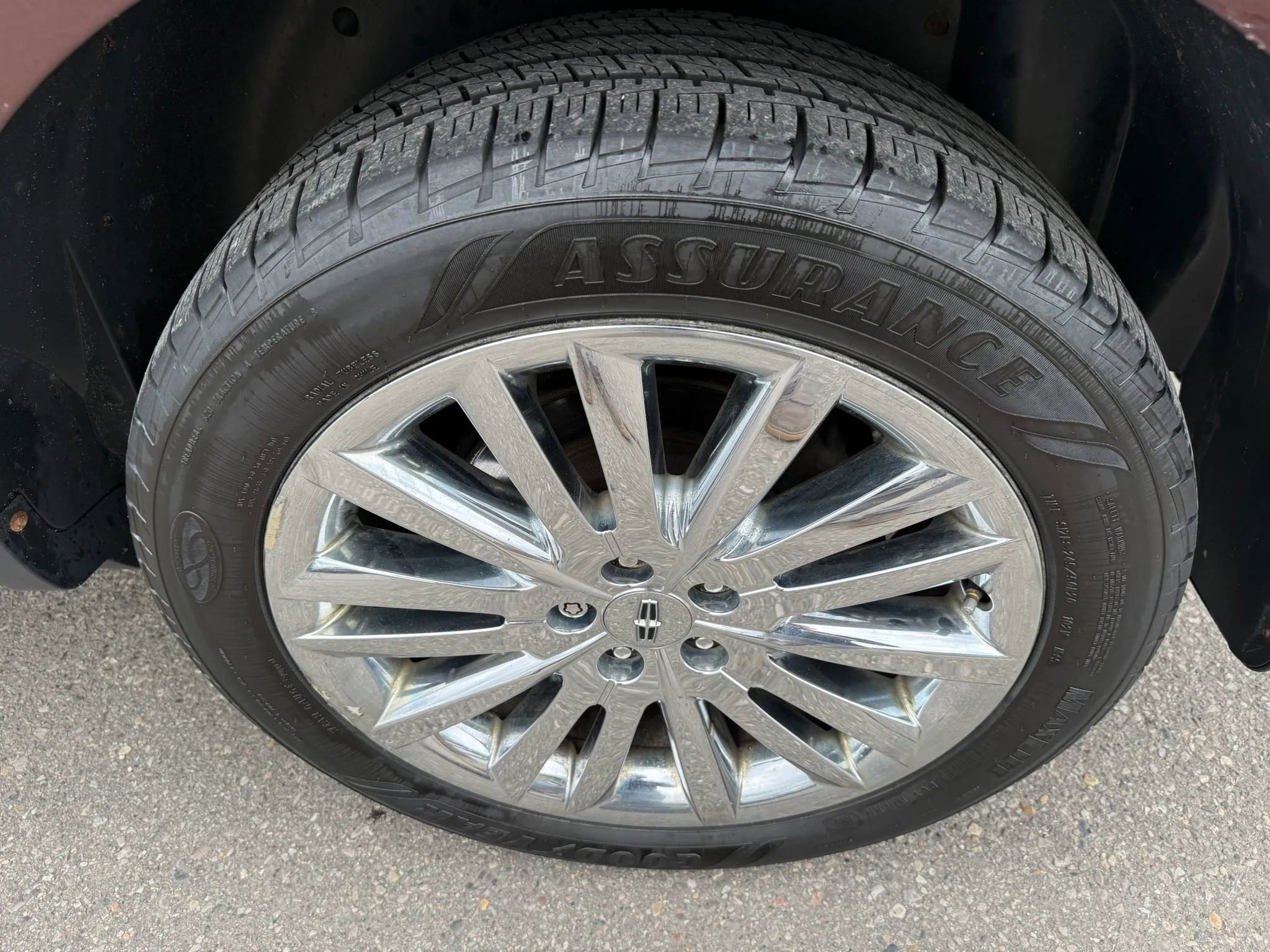 Used 2012 Lincoln MKX FWD image 10