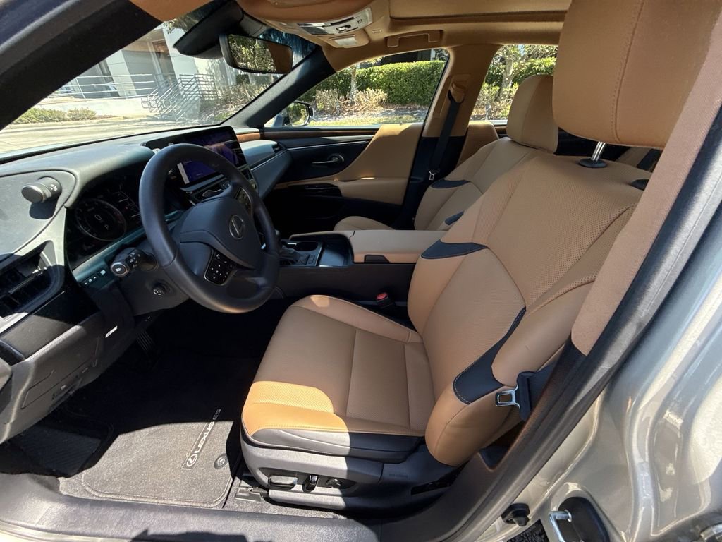 Used 2025 Lexus ES 350 w/ Premium Package image 30