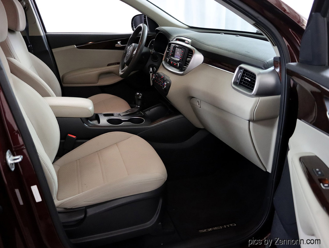 Used 2017 Kia Sorento AWD image 31