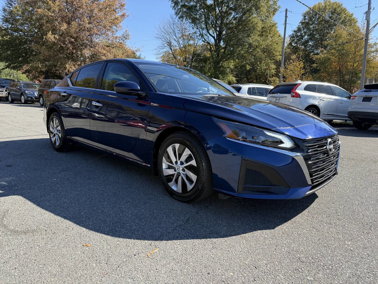 Used 2024 Nissan Altima 2.5 S image 3