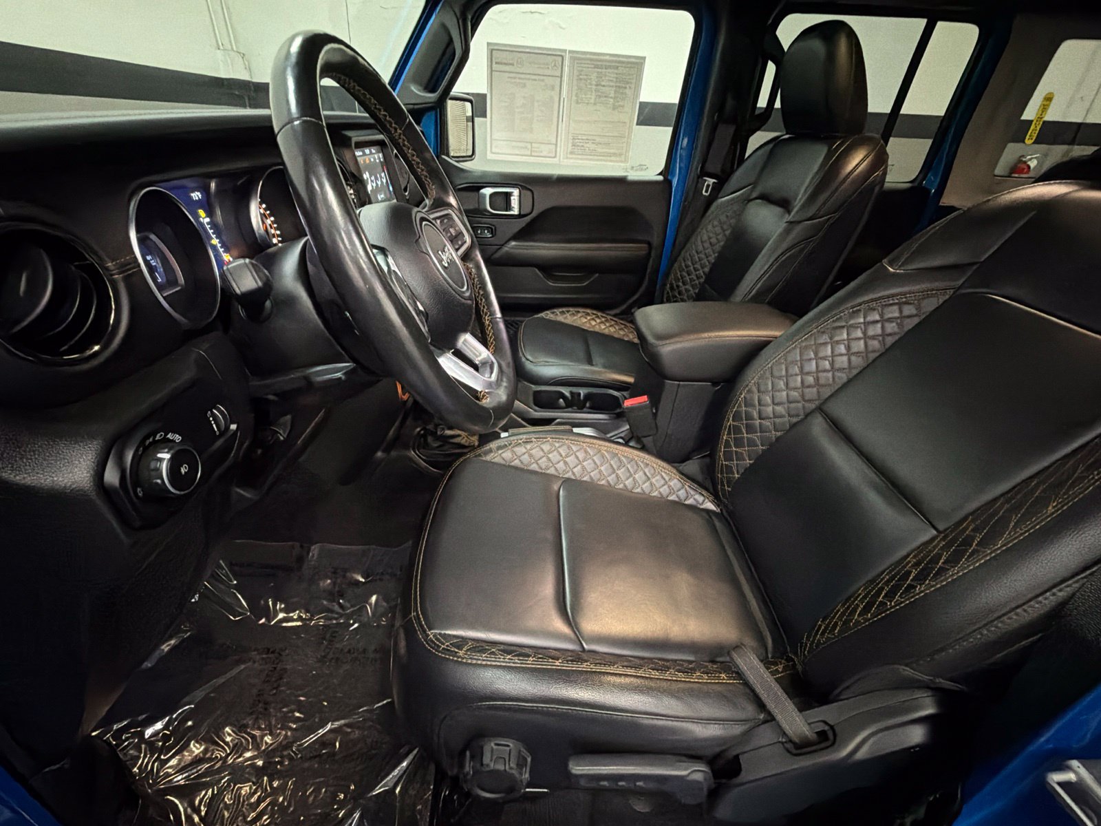 Used 2023 Jeep Wrangler Unlimited Sahara AWD/4WD image 20