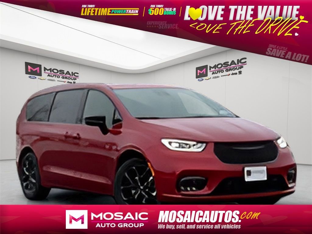 New 2026 Chrysler Pacifica Limited w/ Uconnect Theater Family Group