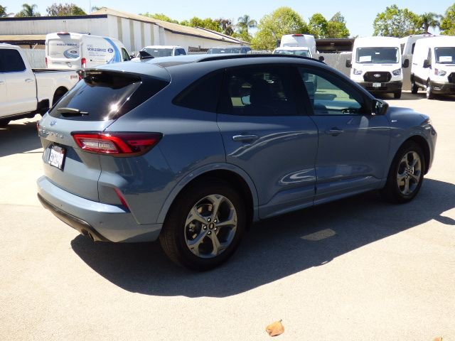 Used 2024 Ford Escape ST-Line w/ Tech Pack #1 FWD image 3