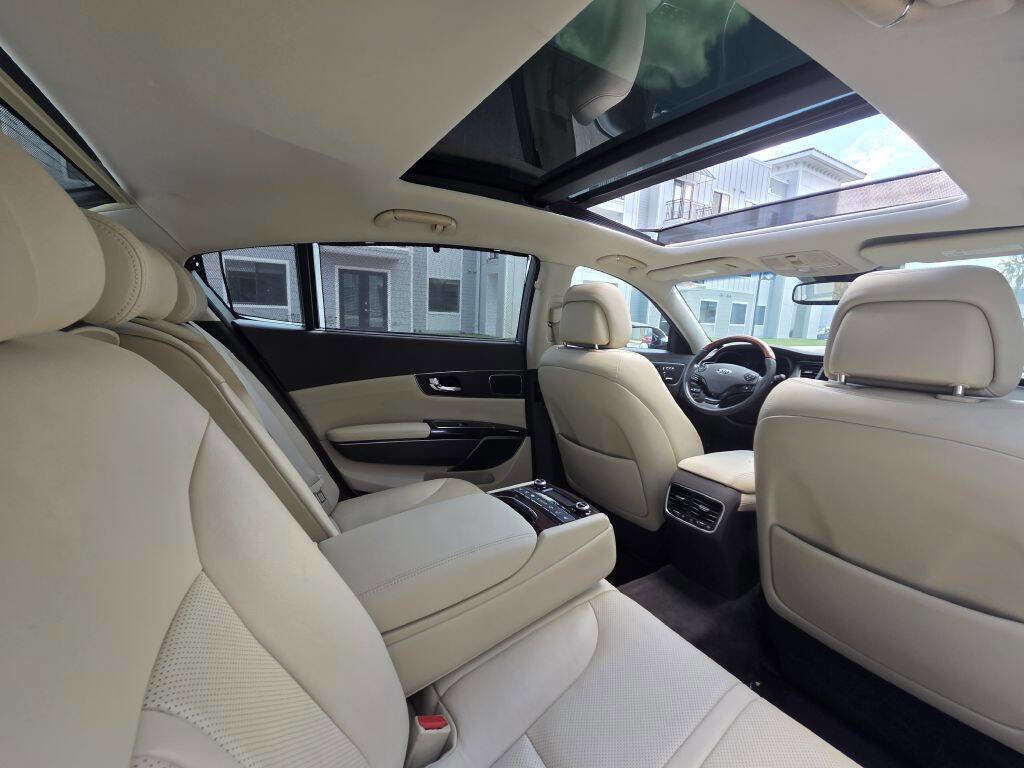 Used 2015 Kia K900 Premium w/ Interior Highline Package RWD image 44