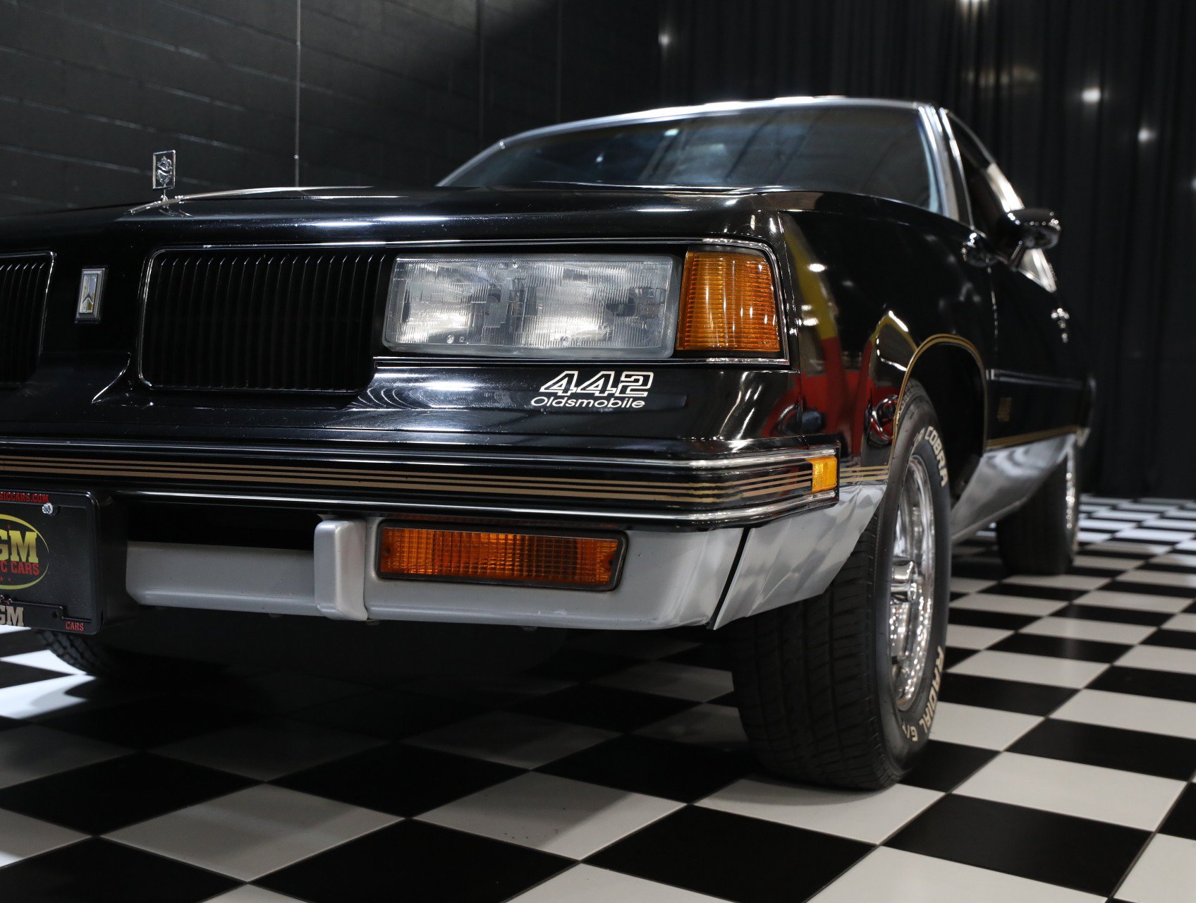 Used 1987 Oldsmobile Cutlass Supreme Salon RWD image 9