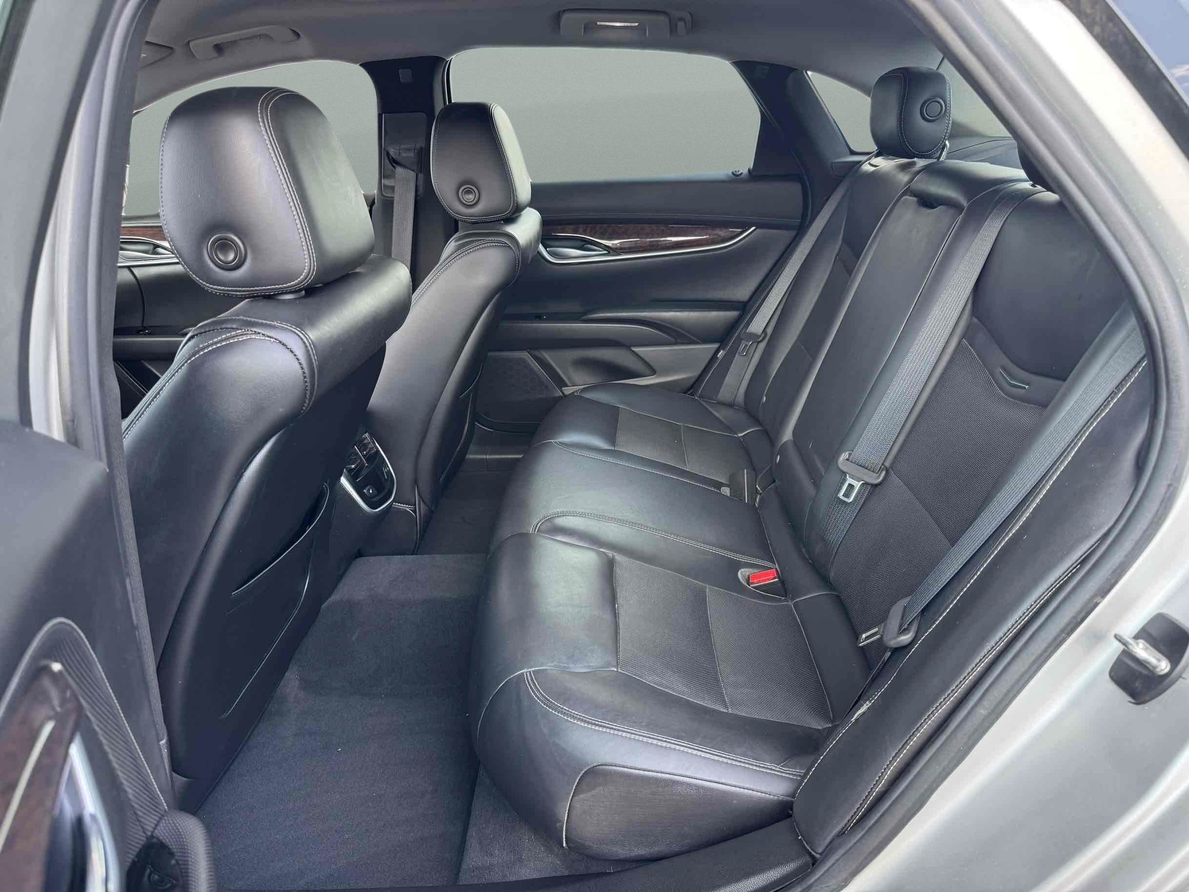 Used 2017 Cadillac XTS Luxury FWD image 11