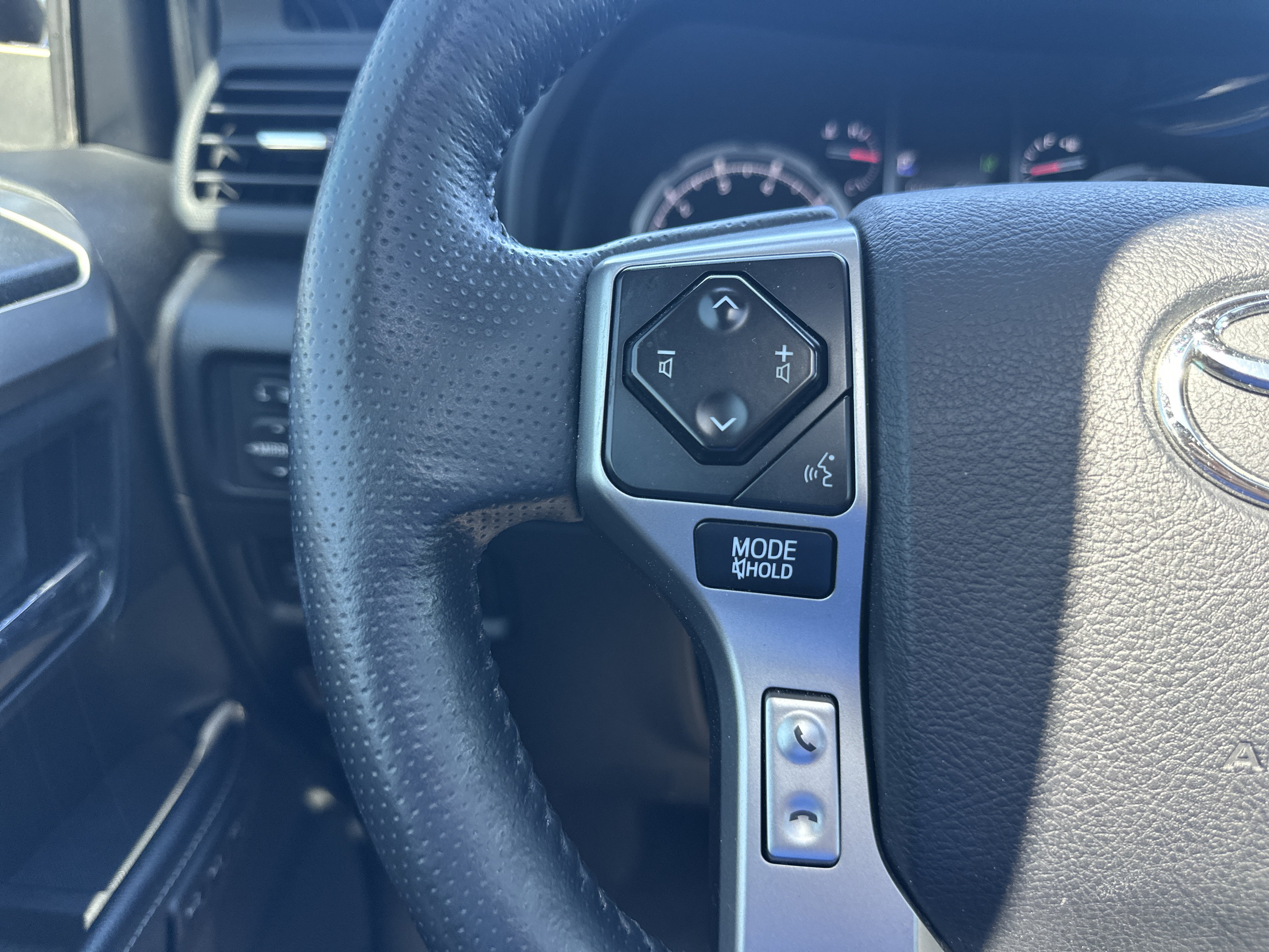 Used 2023 Toyota 4Runner Limited AWD/4WD image 20