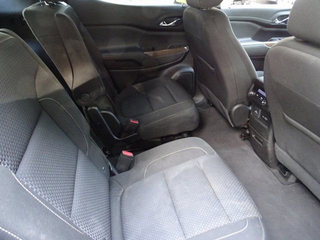 Used 2023 GMC Acadia SLE w/ Driver Convenience Package image 13