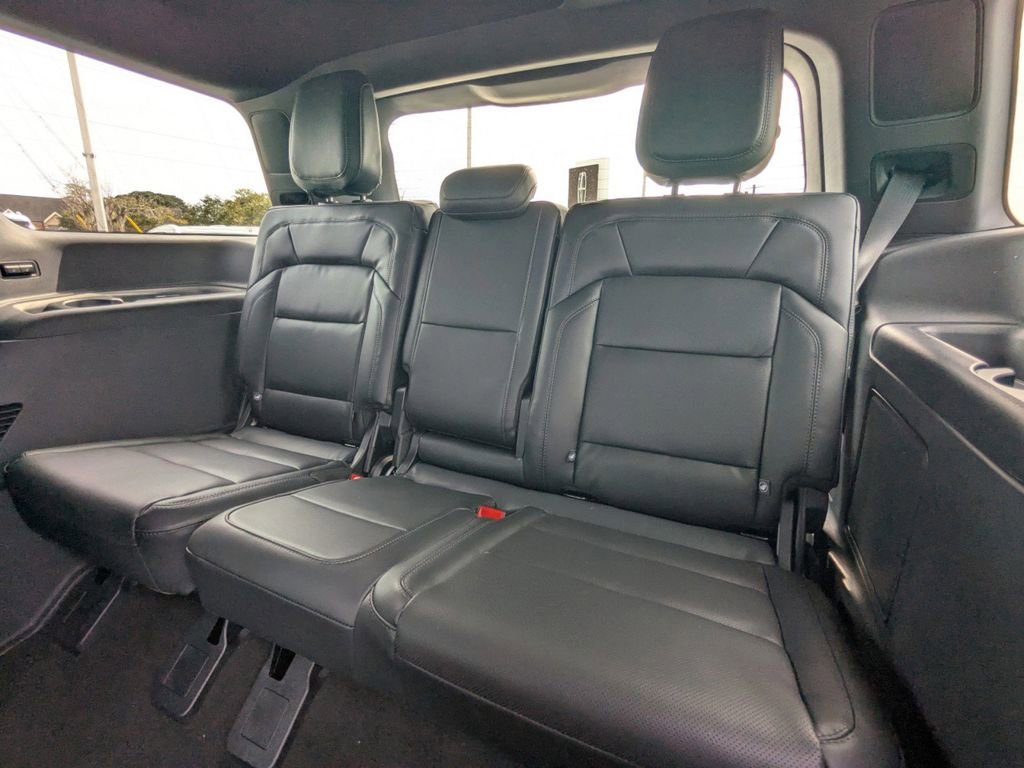 New 2026 Lincoln Navigator Reserve w/ Jet Appearance Package image 14